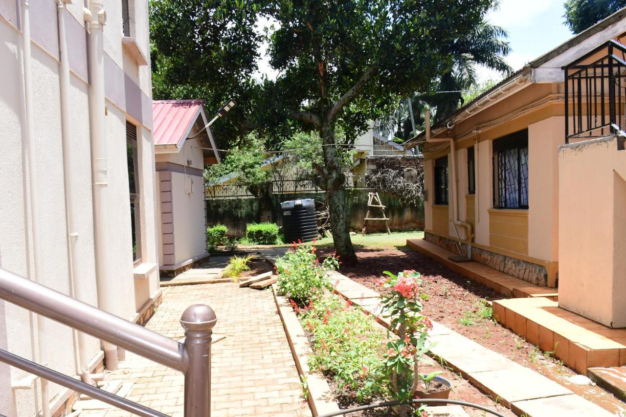 Golden Cherries Guest House Jinja Exterior foto