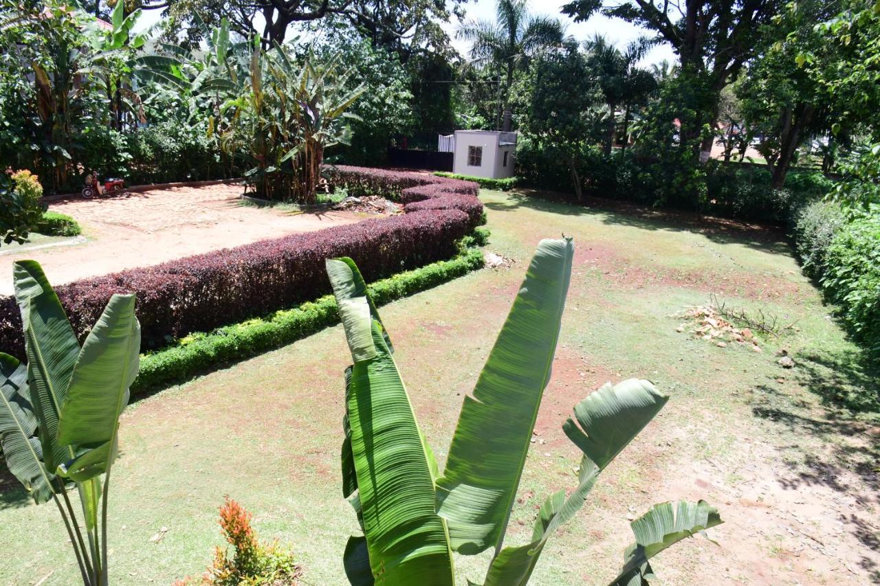 Golden Cherries Guest House Jinja Exterior foto