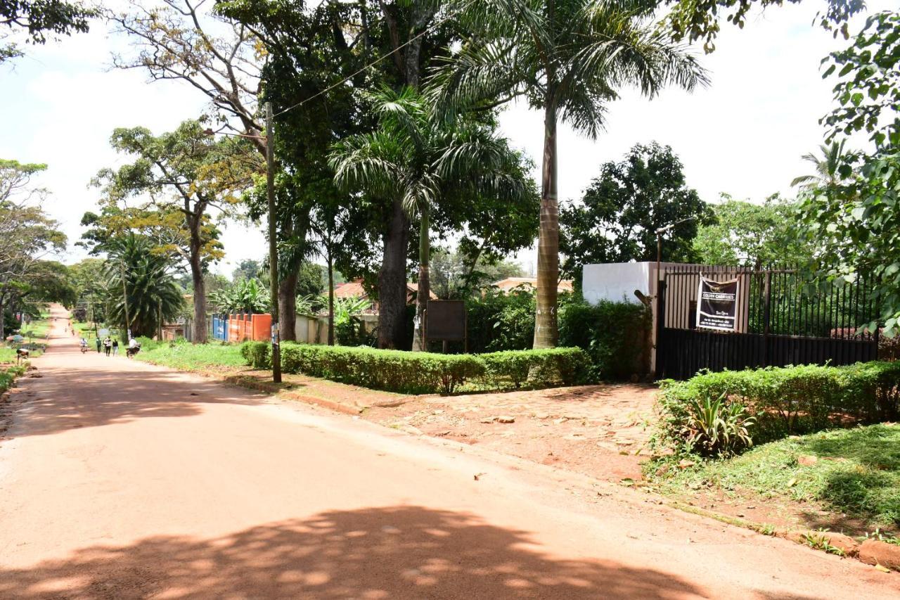 Golden Cherries Guest House Jinja Exterior foto